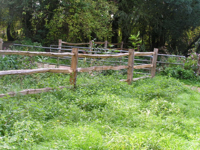 Leinster Timber Gates Doors Ltd Ireland – Kildare – Timber Fence