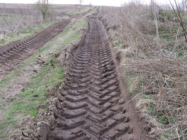 in-a-rut-dave-spicer-cc-by-sa-2-0-geograph-britain-and-ireland