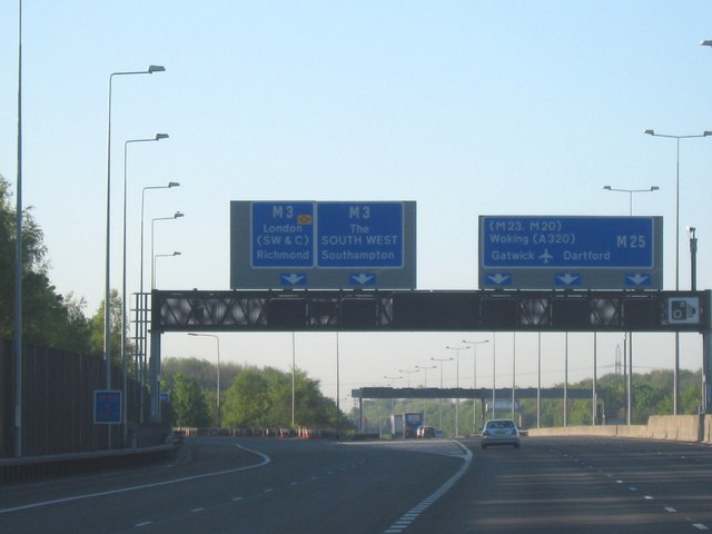 M25 Anti-clockwise Junction 12 - M3 © Roy Hughes Cc-by-sa 2.0 