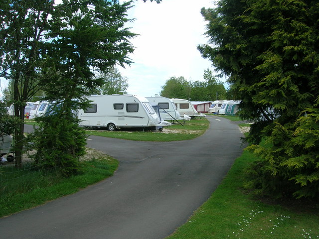 Muston Grange Caravan Park © JThomas cc-by-sa/2.0 :: Geograph Britain