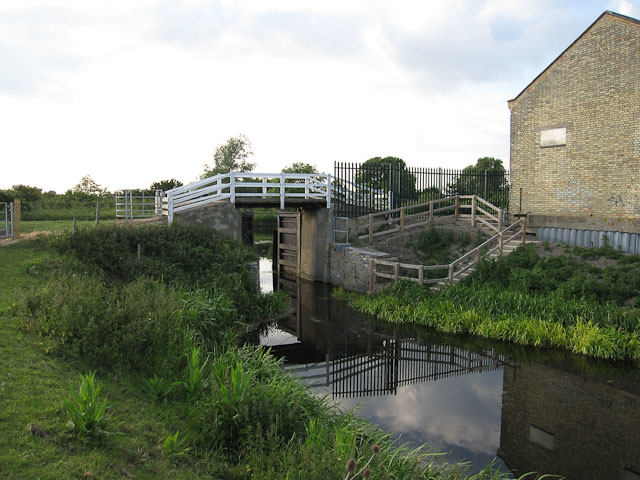 Flood gates on Bottisham Lode With a 