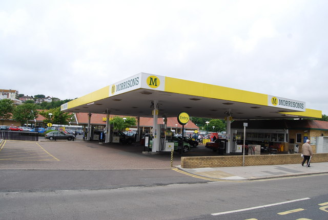 morrisons-cuts-uk-petrol-price-to-99-7p-a-litre