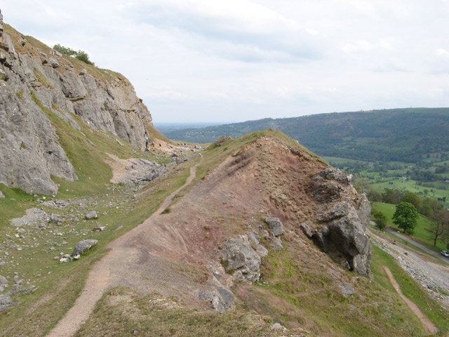 inclined-strata-jonathan-wilkins-cc-by-sa-2-0-geograph-britain-and