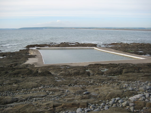 Sea water swimming pool, Westward Ho! © Philip Halling cc-by-sa/2.0