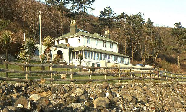 Sunshine House Whitehead © Albert Bridge Cc By Sa20 Geograph