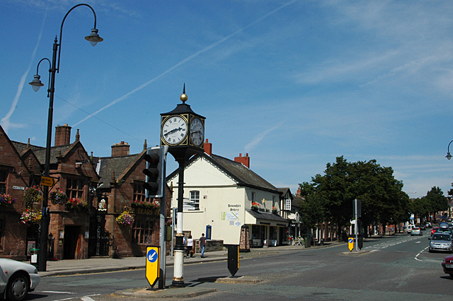 Frodsham Town Centre © Row17 Cc-by-sa/2.0 :: Geograph Britain And Ireland