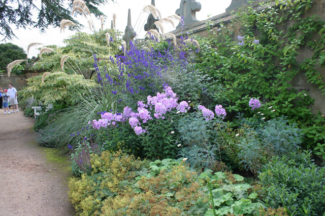 hardwick hall gardens