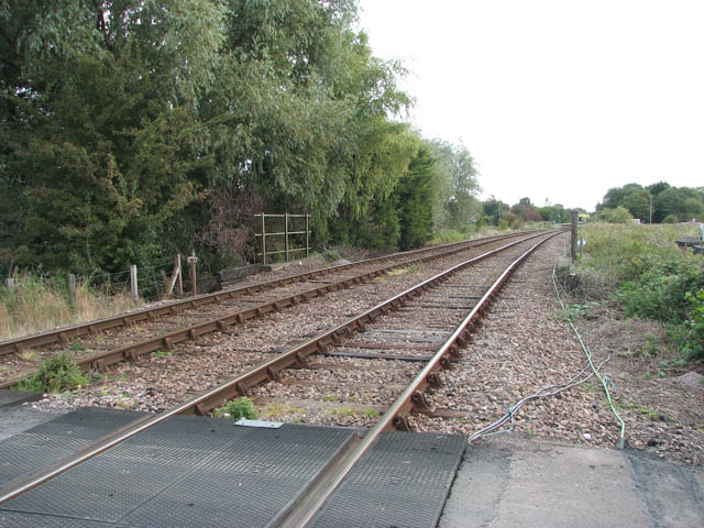 Approach To Haddiscoe Station Evelyn Simak Cc By Sa Geograph