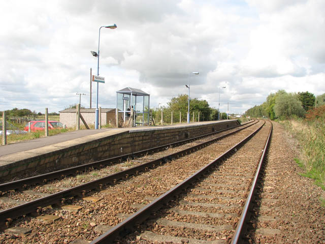 Haddiscoe Station Shelter On Evelyn Simak Geograph Britain