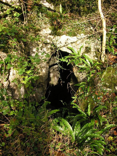 Fairy Hole © Karl and Ali :: Geograph Britain and Ireland