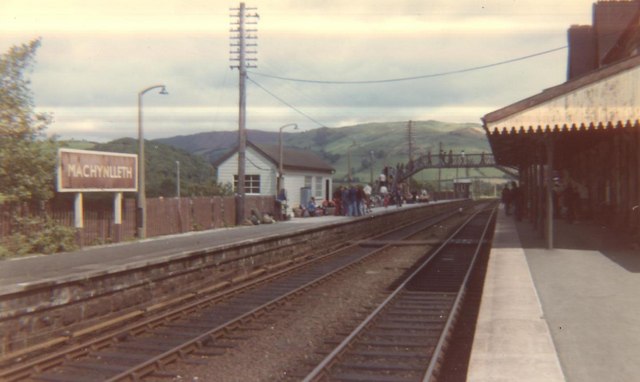 Machynlleth Station © Michael Westley :: Geograph Britain And Ireland