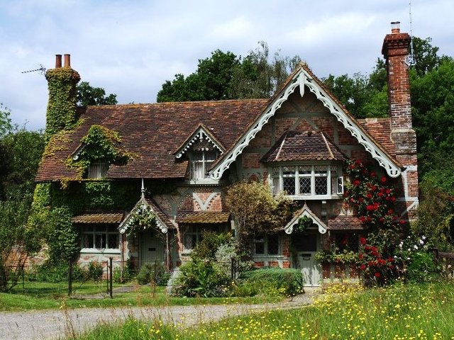 Rusticated Cottages On Ockley Village © Tristan Forward Cc-by-sa 2.0 