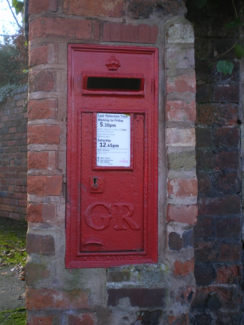 Georgian post box - Richmond Road,... © Richard Law ...