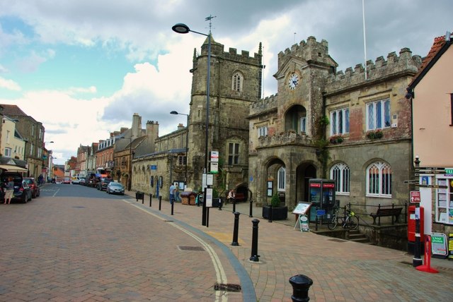 Shaftesbury: High Street © Eugene Birchall :: Geograph Britain and Ireland