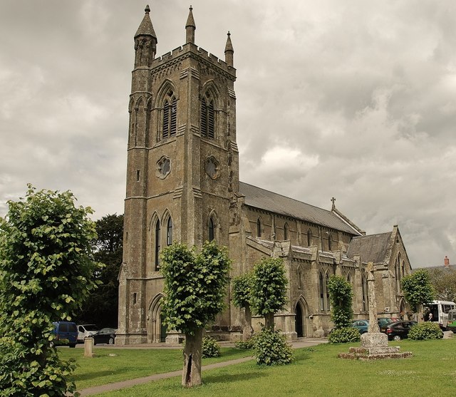 Shaftesbury: Holy Trinity Church © Eugene Birchall cc-by-sa/2.0