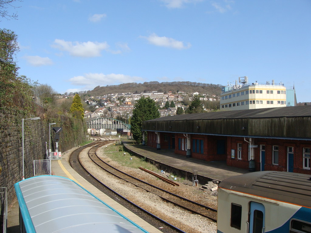 Pontypridd Station From The Footbridge Ruth Sharville Cc By Sa