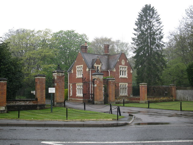 entrance-to-bagshot-park-don-cload-cc-by-sa-2-0-geograph-britain