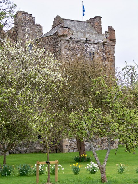 Elcho Castle From The Orchard James T M Towill Cc By Sa