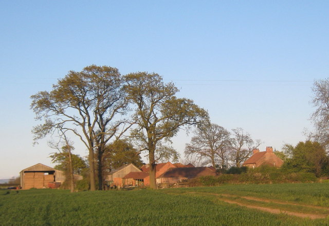 girsby-hall-farm-north-yorkshire-peter-robinson-cc-by-sa-2-0