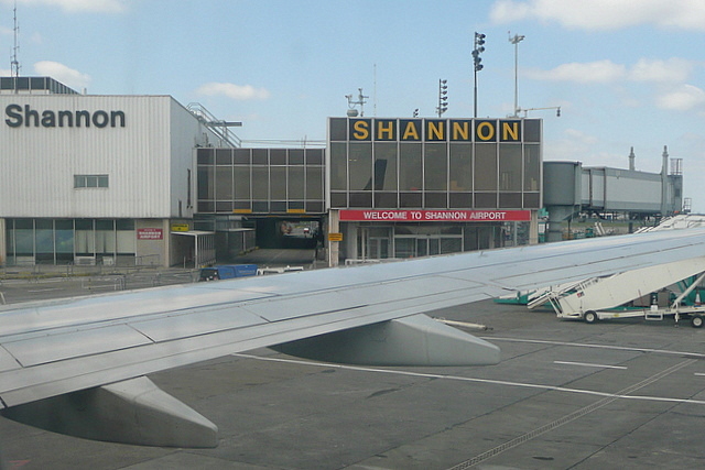 welcome-to-shannon-airport-graham-horn-cc-by-sa-2-0-geograph-ireland