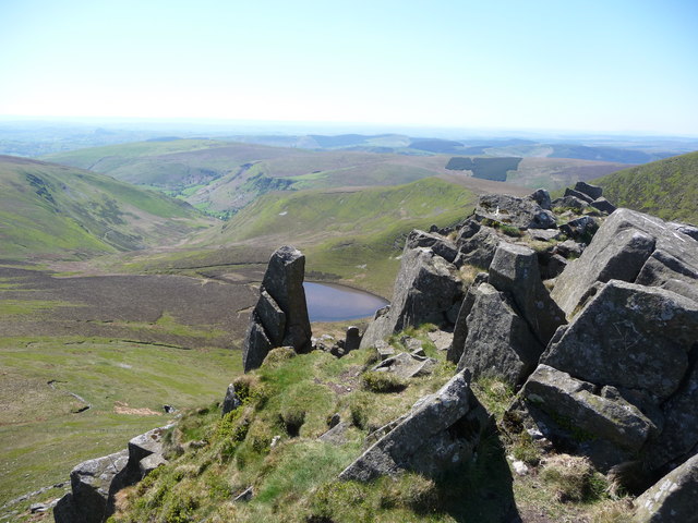 Rocky Crag Tops Above Llyn Lluncaws © Jeremy Bolwell Cc-by-sa 2.0 