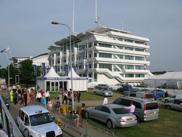 queens stand epsom