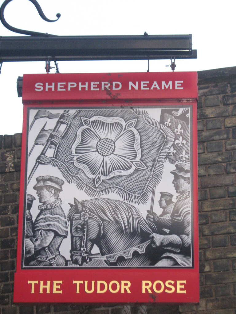 The Tudor Rose Pub Sign Upnor David Anstiss Cc By Sa 2 0