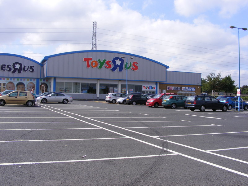 Toys R Us Oldbury Gordon Griffiths Cc By Sa Geograph Britain