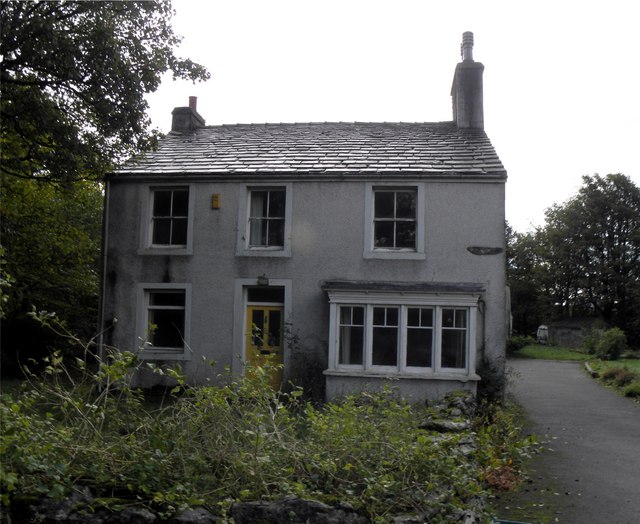 empty-house-michael-steele-cc-by-sa-2-0-geograph-britain-and-ireland