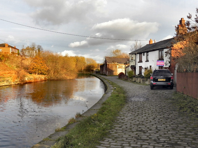 manchester-bolton-bury-canal-nob-end-david-dixon-cc-by-sa-2-0