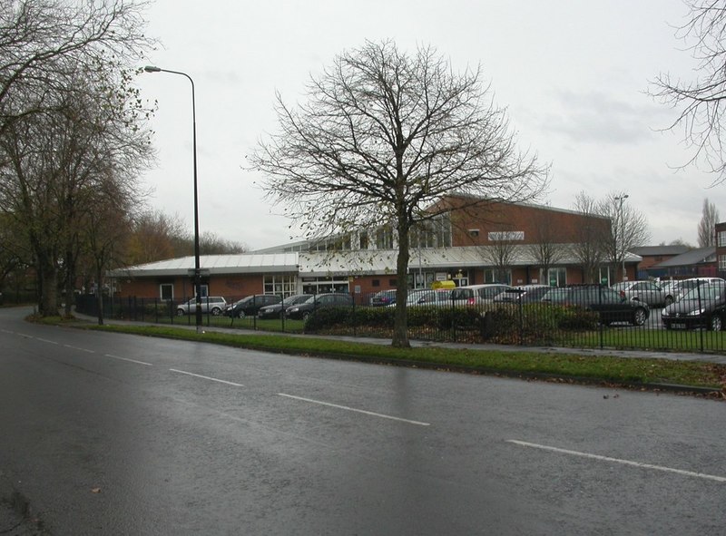 Urmston Leisure Centre Mike Faherty Cc By Sa Geograph Britain