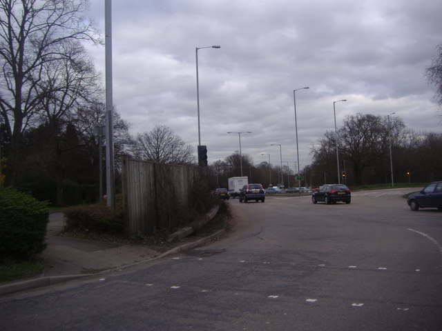 london-colney-roundabout-from-london-david-howard-cc-by-sa-2-0