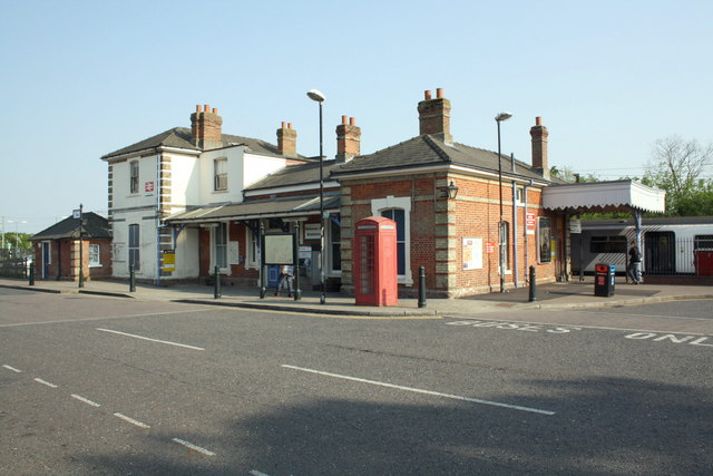 How to take the train from braintree 