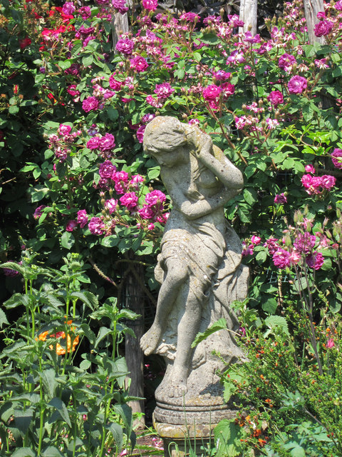 Statue at Merriments Gardens