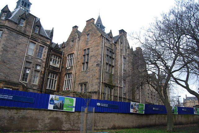 Royal Infirmary of Edinburgh © N Chadwick cc-by-sa/2.0 :: Geograph