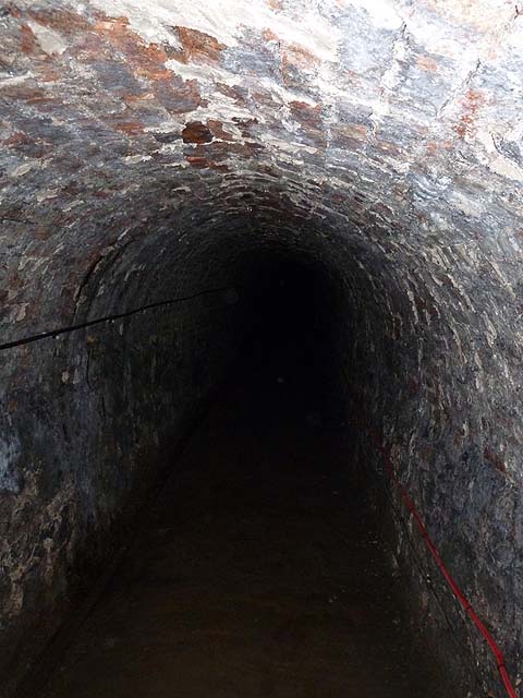 victoria tunnel