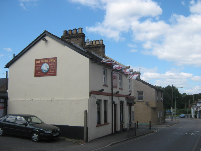 the-white-swan-public-house-st-mary-s-david-anstiss-geograph