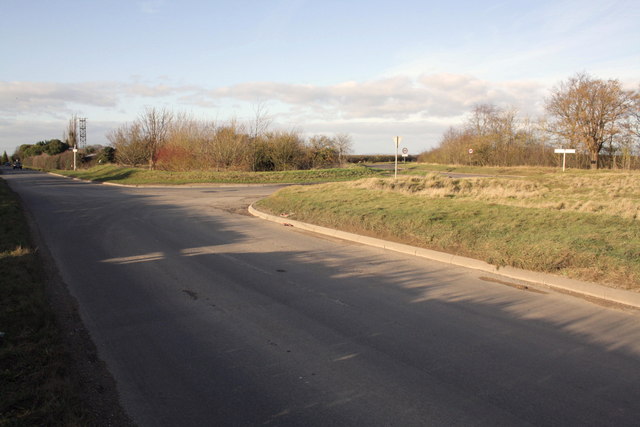 Road Junctions On Old London Road Roger Templeman Geograph Britain