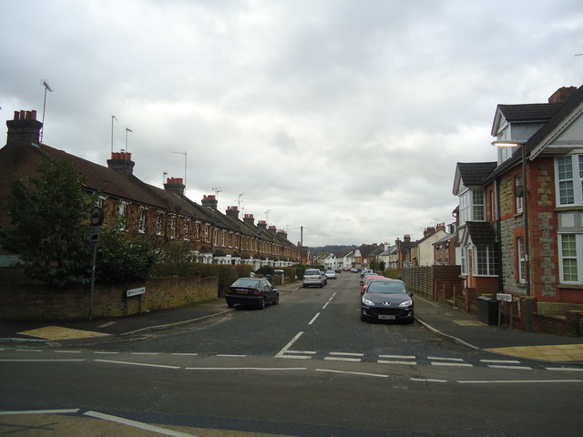 Monson Road, Redhill © Stacey Harris Cc-by-sa 2.0 :: Geograph Britain 