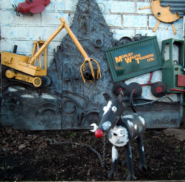 meaner-than-a-junkyard-dog-derek-dye-cc-by-sa-2-0-geograph-britain