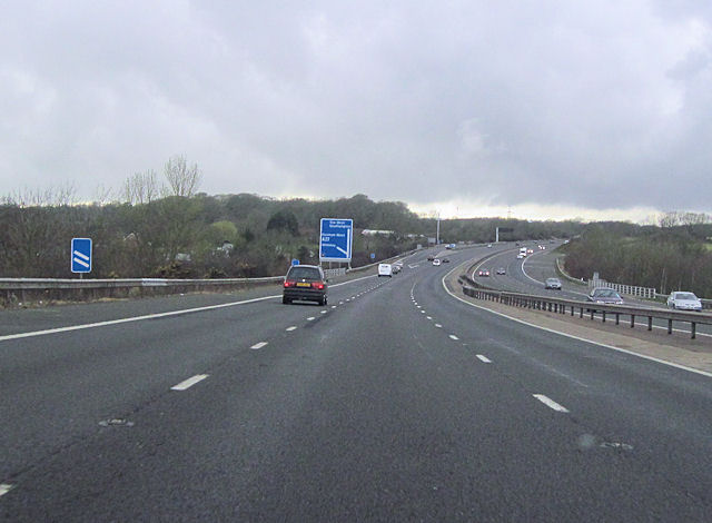 M27 approaching junction 9 slip road © John Firth :: Geograph Britain and Ireland