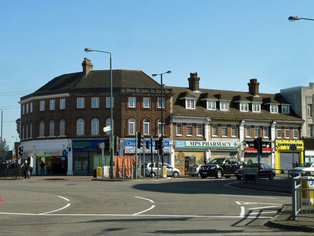 Corner shops, Rose Hill \u00a9 Robin Webster cc-by-sa\/2.0 :: Geograph Britain and Ireland