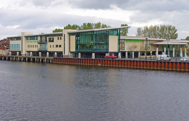 dunnes-stores-2-5-bannside-wharf-p-l-chadwick-geograph-ireland