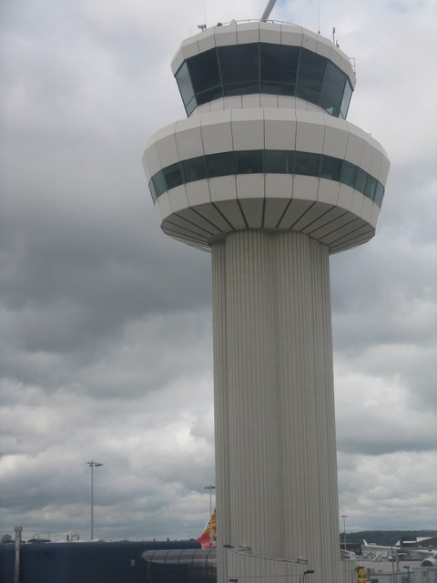 gatwick-air-traffic-control-tower-m-j-richardson-geograph-britain