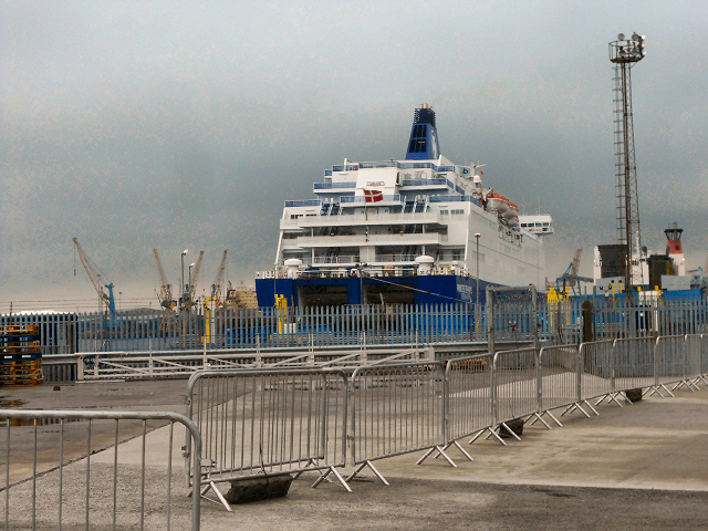 car-ferry-port-of-tyne-international-david-dixon-geograph