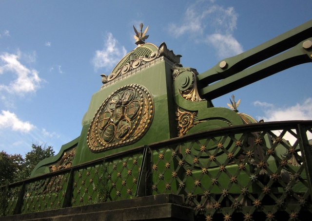 Hammersmith Bridge