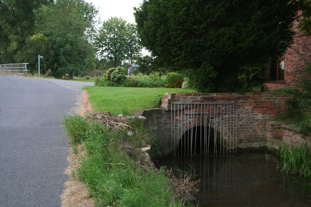 Alvingham lock, and a mill pond \u00a9 Chris cc-by-sa\/2.0 :: Geograph ...