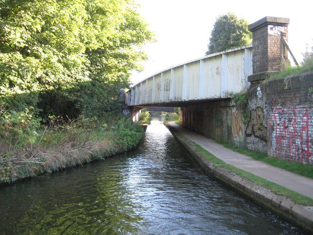 Worcester & Birmingham Canal: Bridge © Nigel Cox :: Geograph Britain 