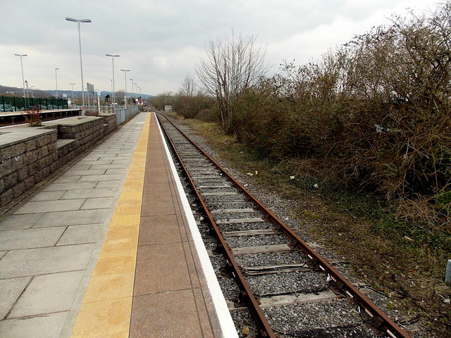 Platform 3 Bridgend Railway Station Jaggery Cc By Sa 2 0 Geograph