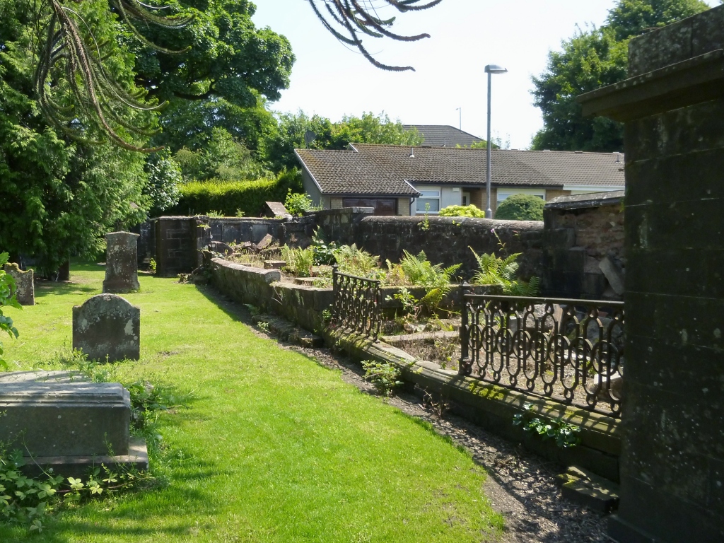 Bonhill Kirkyard Southern Boundary Wall Lairich Rig Cc By Sa